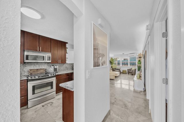 1536 SE 15TH Court 404, Deerfield Beach, FL 33441