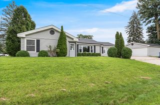 6855 W 113th Street, Worth, IL 60482