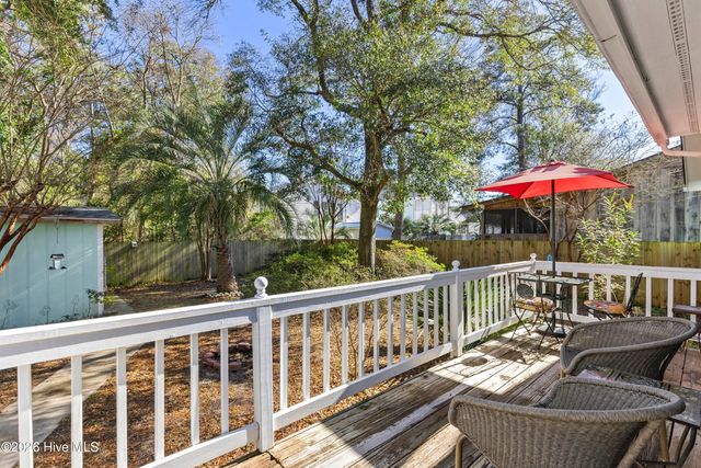 322 NE 48th Street, Oak Island, NC 28465