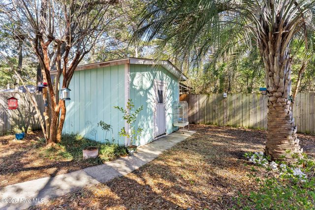 322 NE 48th Street, Oak Island, NC 28465