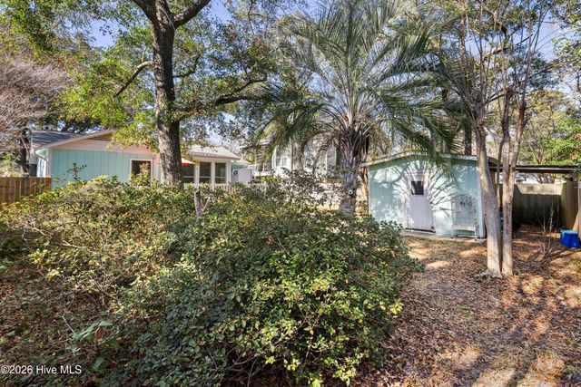 322 NE 48th Street, Oak Island, NC 28465