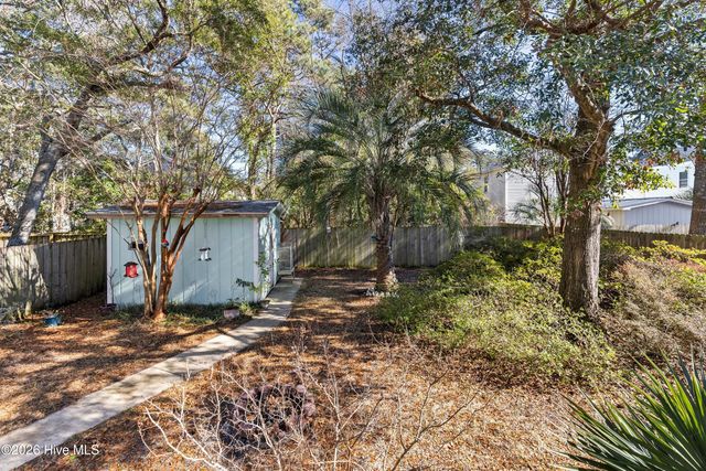 322 NE 48th Street, Oak Island, NC 28465