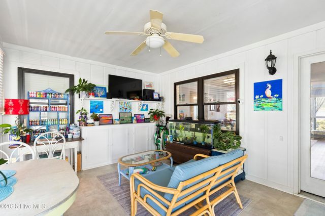 322 NE 48th Street, Oak Island, NC 28465