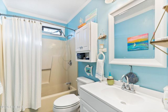 322 NE 48th Street, Oak Island, NC 28465