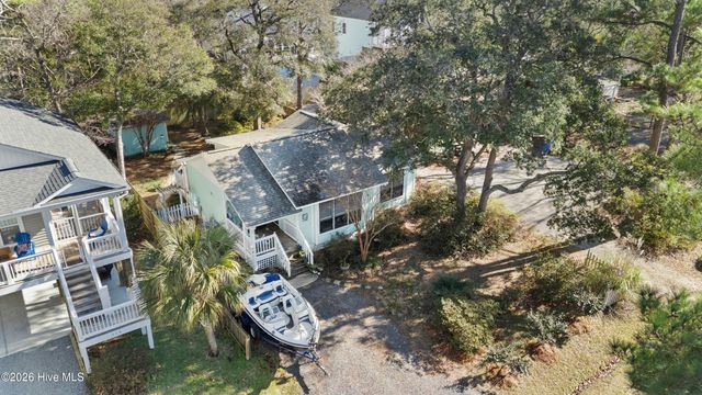 322 NE 48th Street, Oak Island, NC 28465