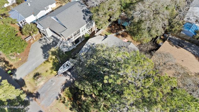 322 NE 48th Street, Oak Island, NC 28465