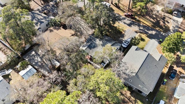 322 NE 48th Street, Oak Island, NC 28465