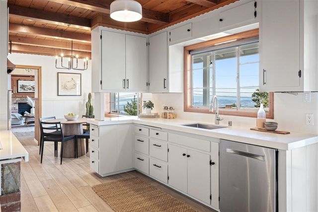 1352 Brewster Dr, El Cerrito, CA 94530