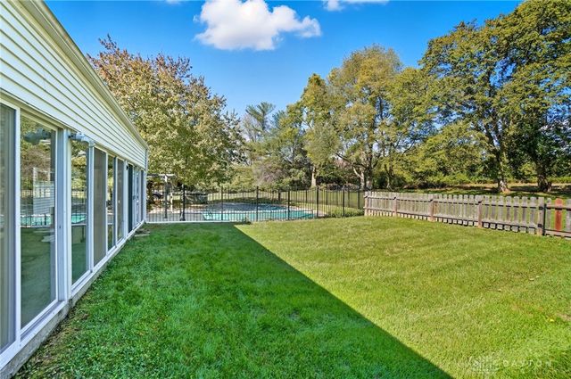 200 Sycamore Creek Drive, Springboro, OH 45066