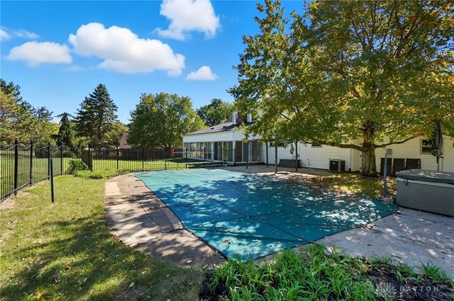 200 Sycamore Creek Drive, Springboro, OH 45066