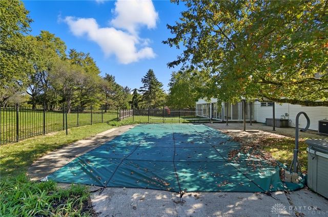 200 Sycamore Creek Drive, Springboro, OH 45066