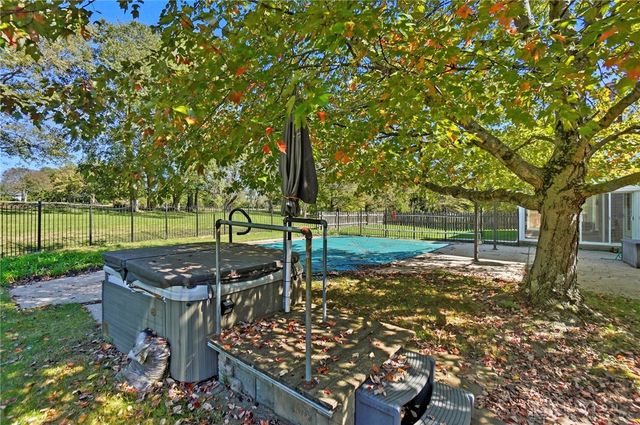 200 Sycamore Creek Drive, Springboro, OH 45066