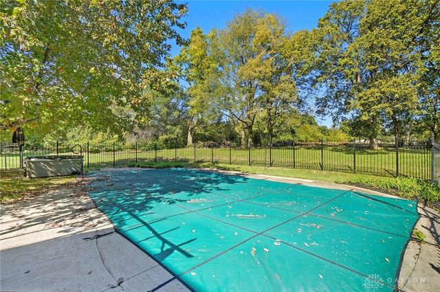 200 Sycamore Creek Drive, Springboro, OH 45066