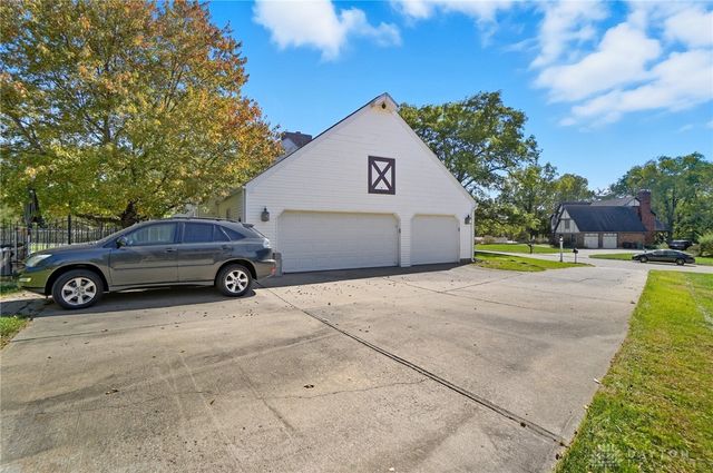 200 Sycamore Creek Drive, Springboro, OH 45066