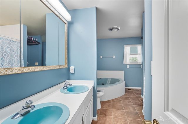 200 Sycamore Creek Drive, Springboro, OH 45066