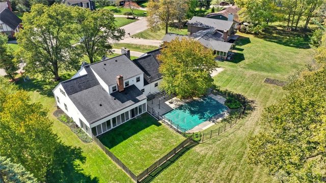 200 Sycamore Creek Drive, Springboro, OH 45066