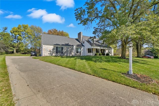200 Sycamore Creek Drive, Springboro, OH 45066