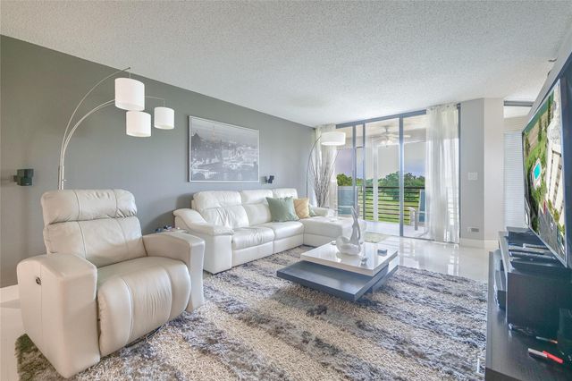 7300 Radice Ct 303, Lauderhill, FL 33319