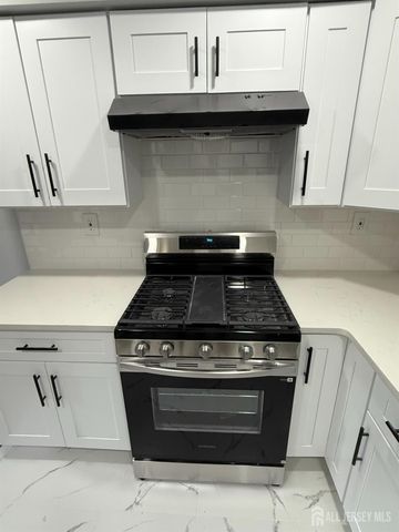 1008 Hidden Village Drive, Perth Amboy, NJ 08861