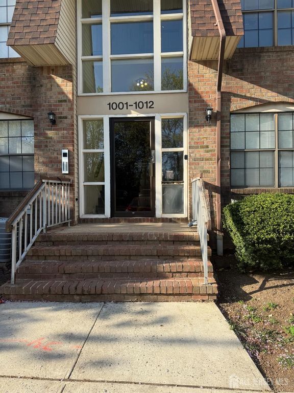 1008 Hidden Village Drive, Perth Amboy, NJ 08861