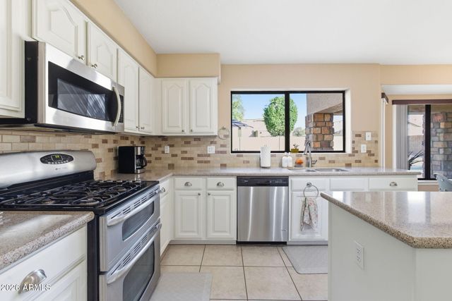 5428 W WAGONER Road, Glendale, AZ 85308