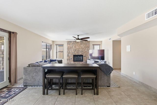 5428 W WAGONER Road, Glendale, AZ 85308