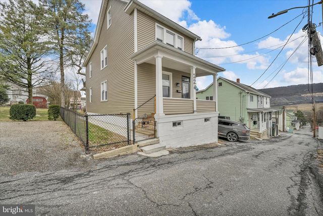 224 FISHER AVE, Coaldale, PA 18218