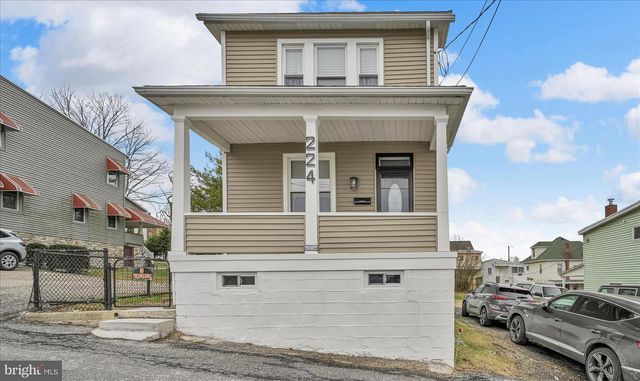224 FISHER AVE, Coaldale, PA 18218