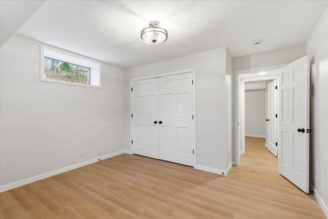 N65W30990 Beaver Lake ROAD, Hartland, WI 53029