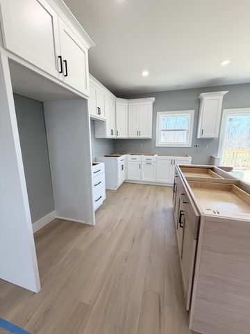 821 Annie Hollow Rd, Westmoreland, TN 37186