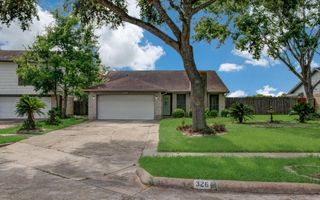 326 Fair Oak Drive, Stafford, TX 77477