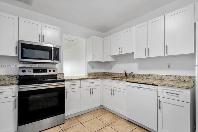 2500 SW 81st Avenue 402, Davie, FL 33324