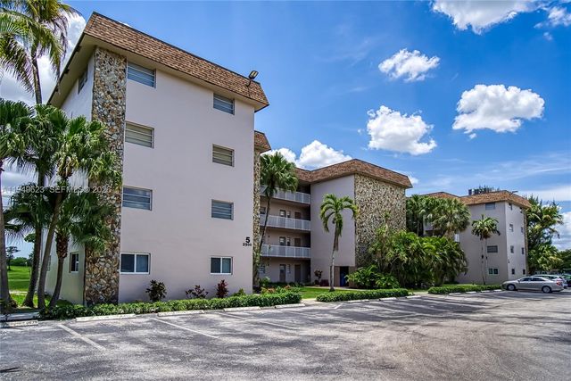 2500 SW 81st Avenue 402, Davie, FL 33324