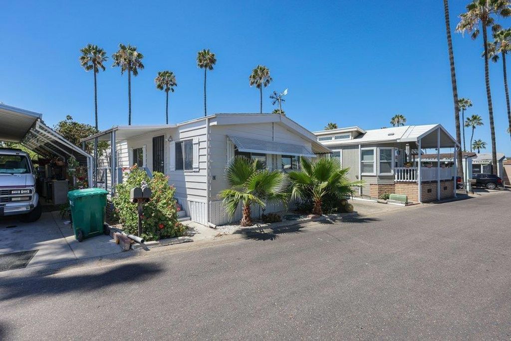 Image 2 of property listing at 13594 Highway 8 Business 53, Lakeside, CA 92040