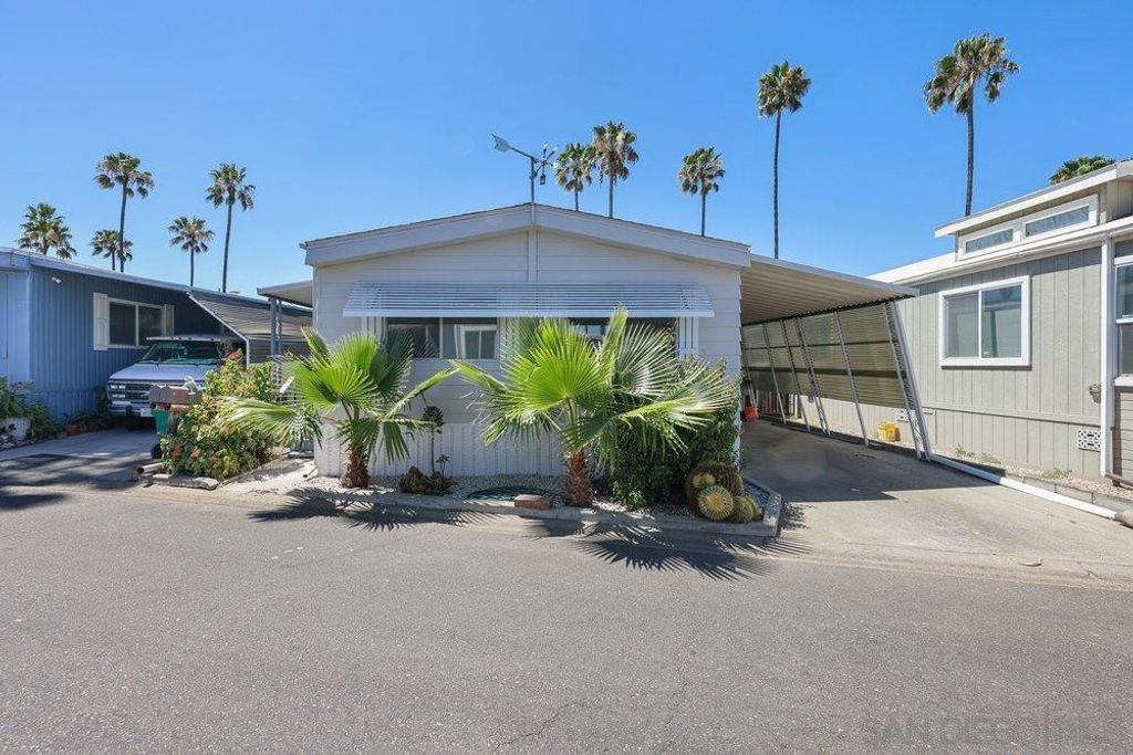 Image 3 of property listing at 13594 Highway 8 Business 53, Lakeside, CA 92040