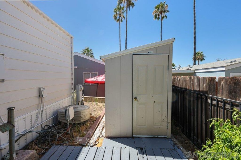 Image 6 of property listing at 13594 Highway 8 Business 53, Lakeside, CA 92040