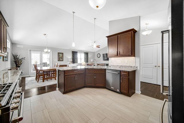 8341 Larkspur Terrace, St. John, IN 46373