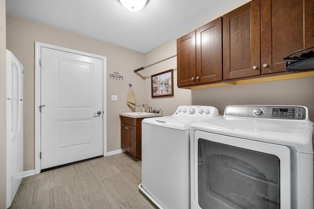 8341 Larkspur Terrace, St. John, IN 46373