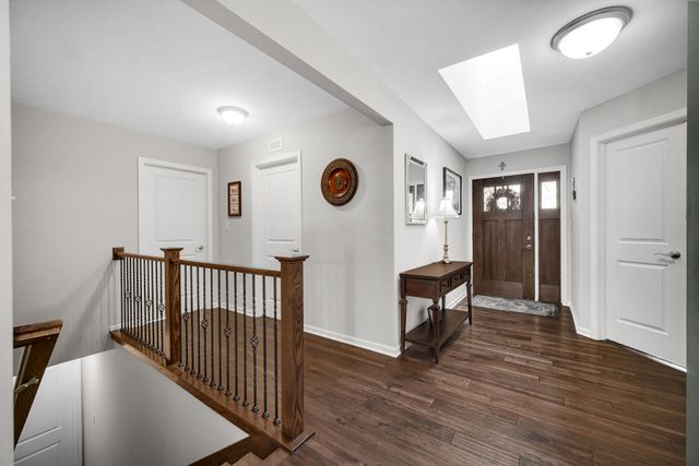 8341 Larkspur Terrace, St. John, IN 46373