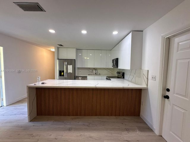 3755 Oak Ave, Miami, FL 33133