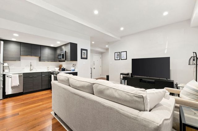 38-40 Saint Botolph Street B3, Boston, MA 02116
