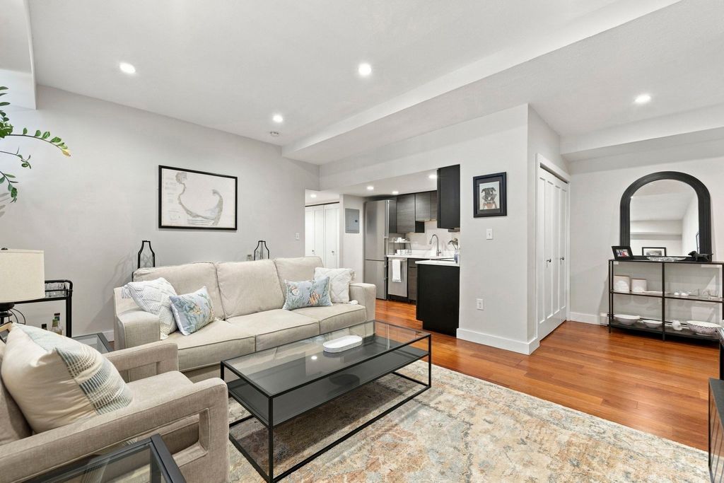 38-40 Saint Botolph Street B3, Boston, MA 02116