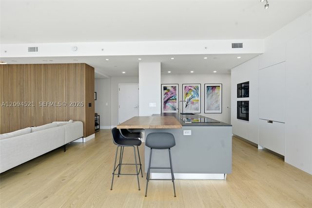 244 Biscayne Blvd 4103, Miami, FL 33132
