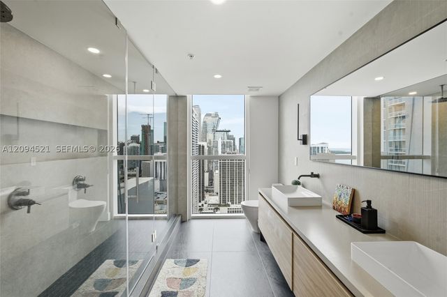244 Biscayne Blvd 4103, Miami, FL 33132