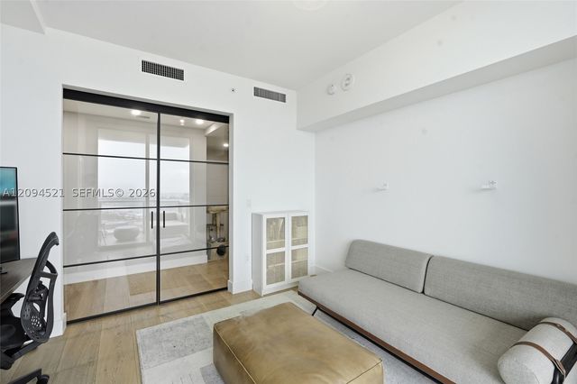244 Biscayne Blvd 4103, Miami, FL 33132