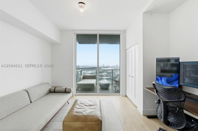 244 Biscayne Blvd 4103, Miami, FL 33132