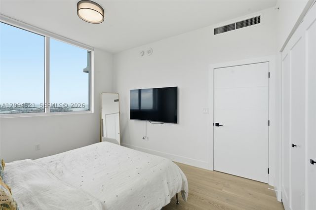 244 Biscayne Blvd 4103, Miami, FL 33132