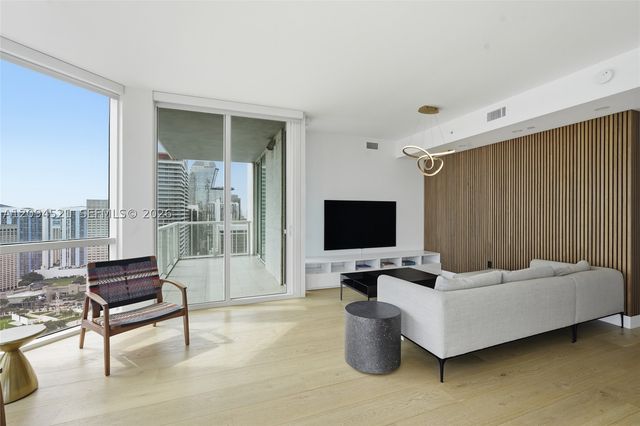 244 Biscayne Blvd 4103, Miami, FL 33132