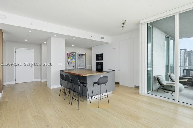 244 Biscayne Blvd 4103, Miami, FL 33132