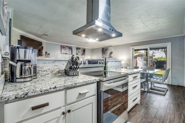 1122 Independence Trail, Grand Prairie, TX 75052